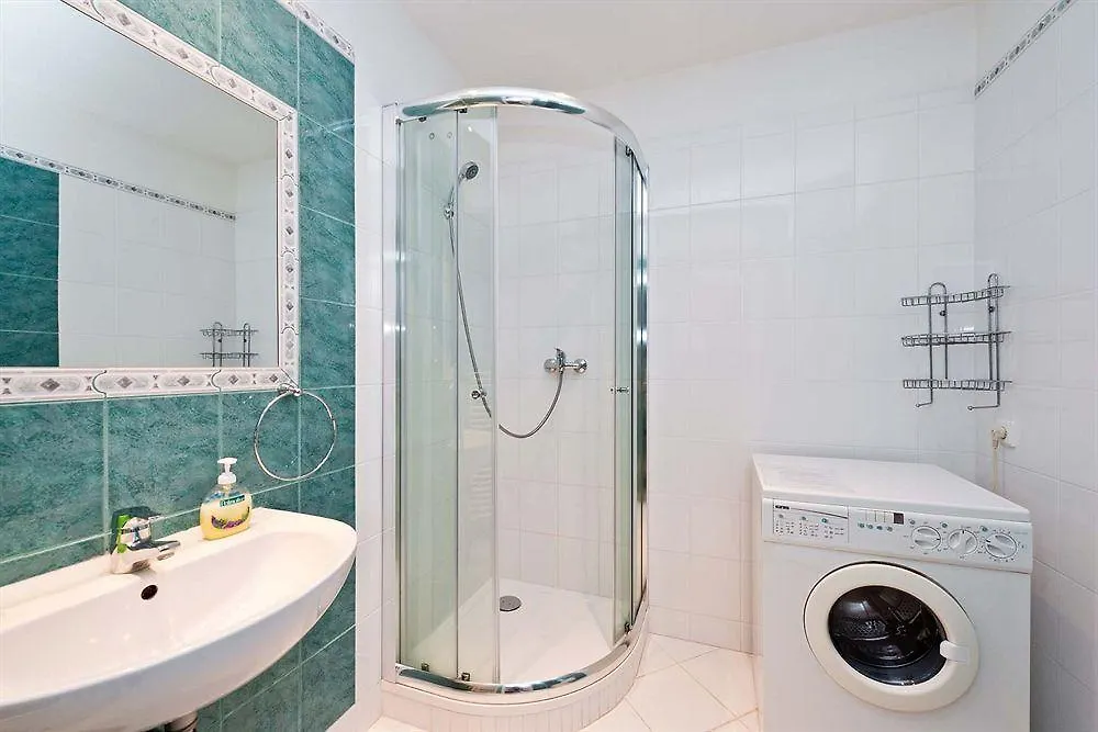 Apartments Krasova プラハ 3*,