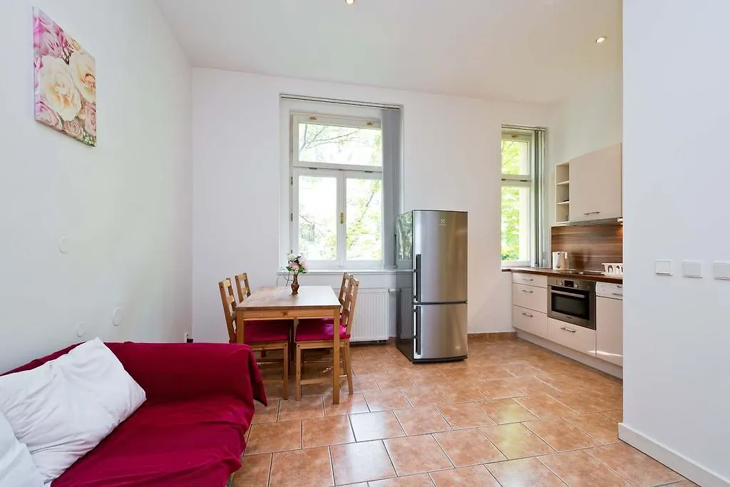 Apartments Krasova プラハ 3*,  チェコ
