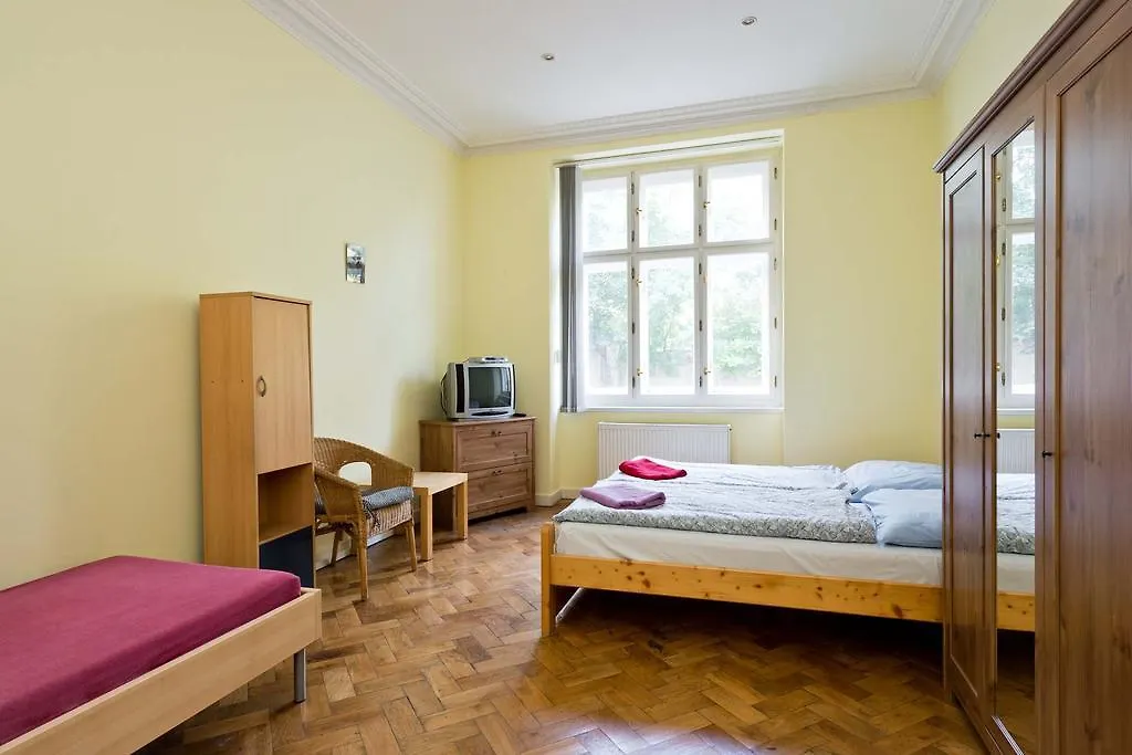 Apartments Krasova プラハ ホテル